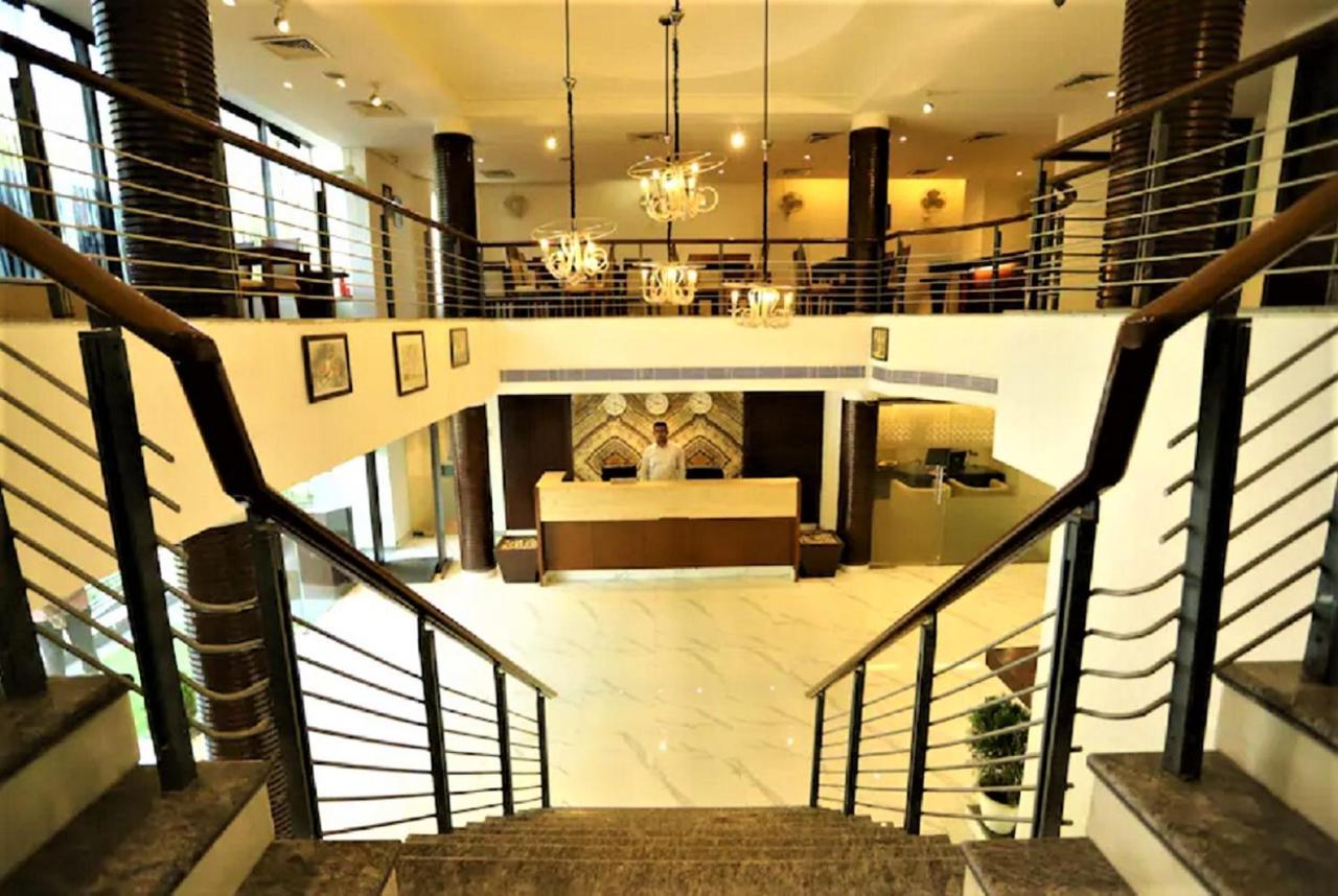 Hotel Arch International Neu-Delhi Exterior foto