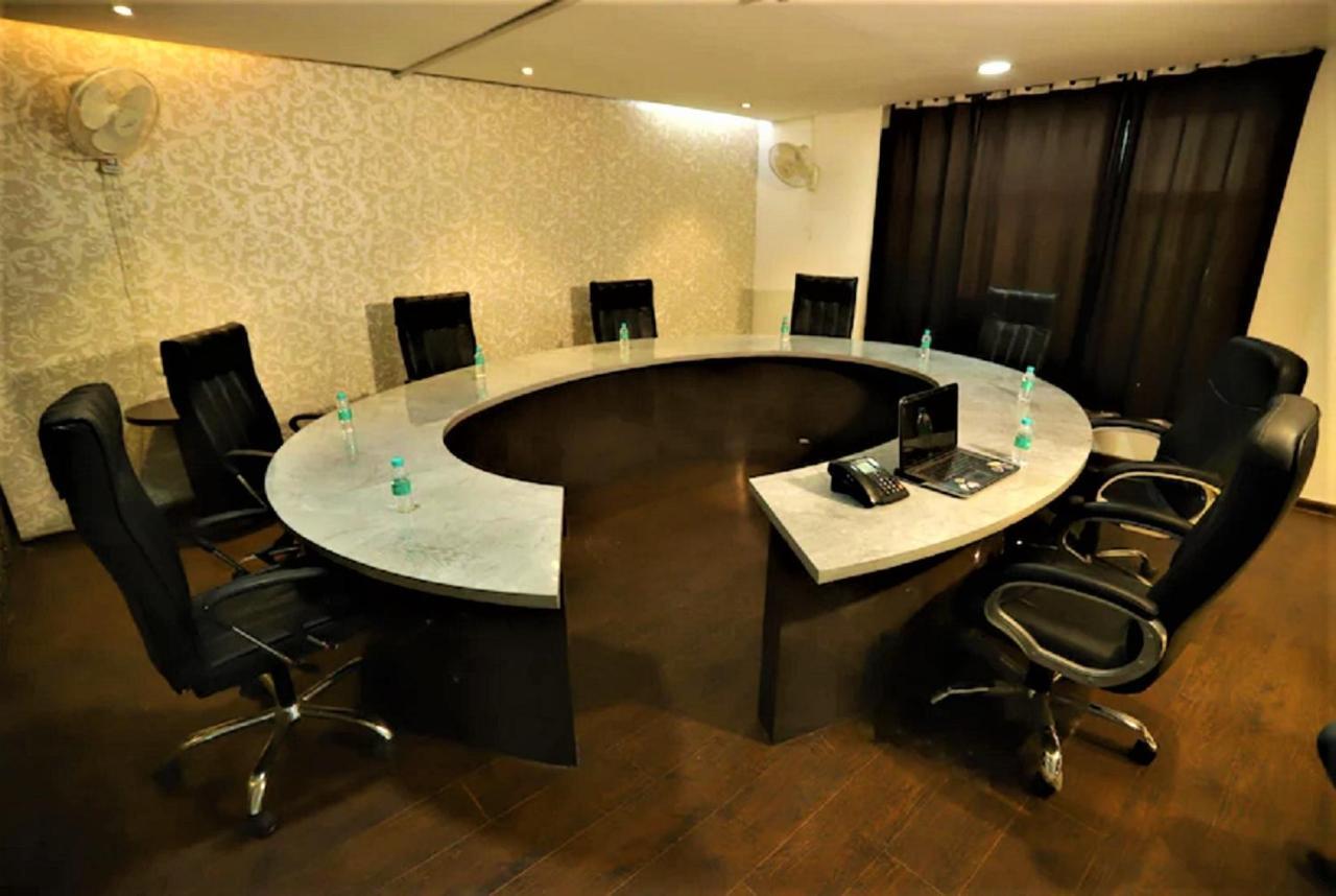 Hotel Arch International Neu-Delhi Exterior foto