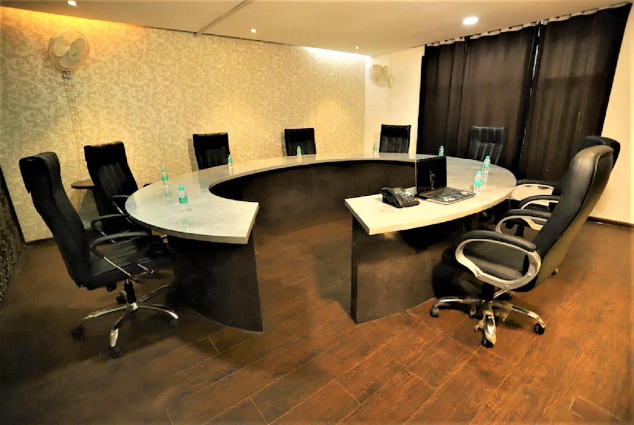 Hotel Arch International Neu-Delhi Exterior foto